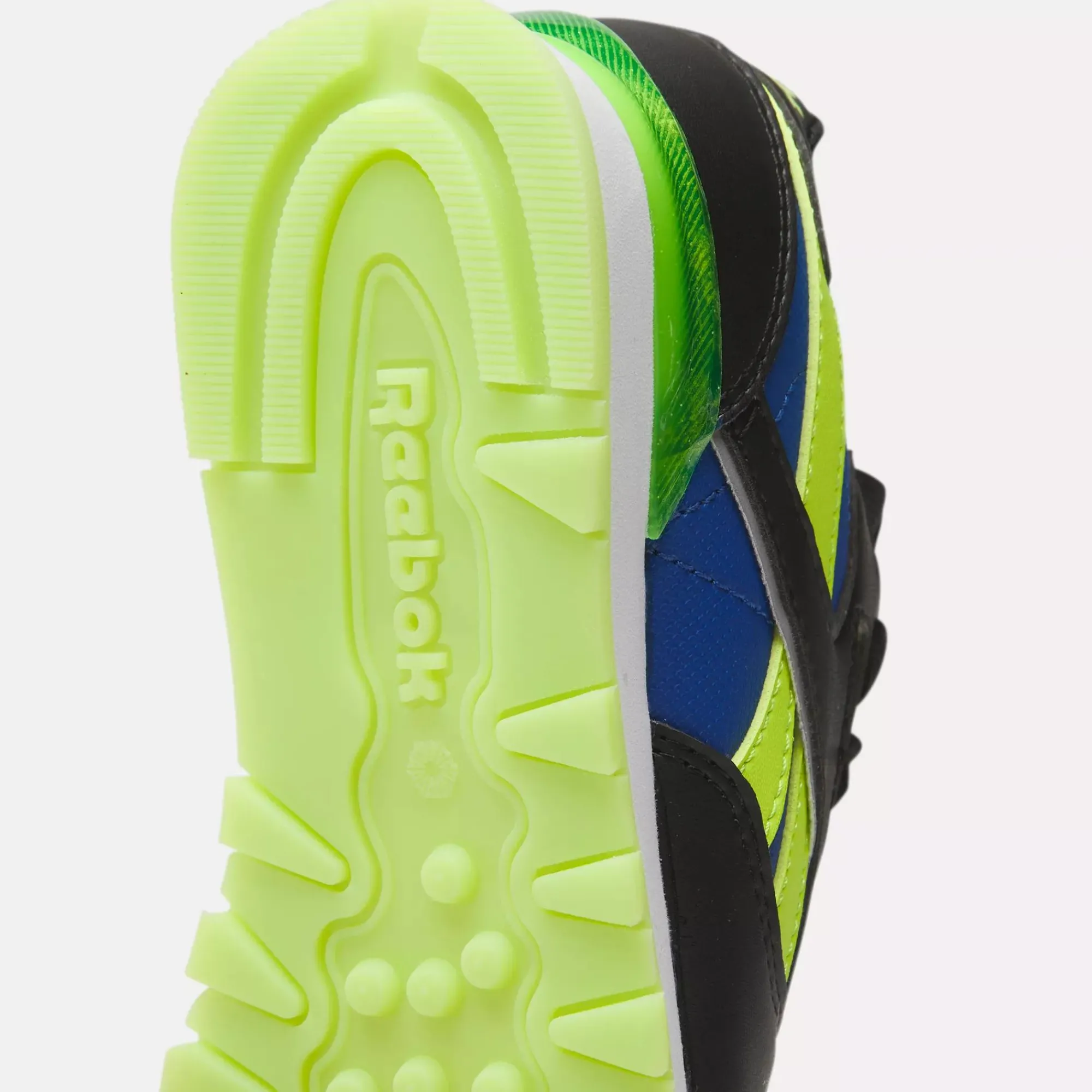 Big Kids' Shoes (Sizes 3.5-7)|Reebok Big Kids' Shoes (Sizes 3.5-7) Classic Leather Step 'N Flash Shoes - Preschool