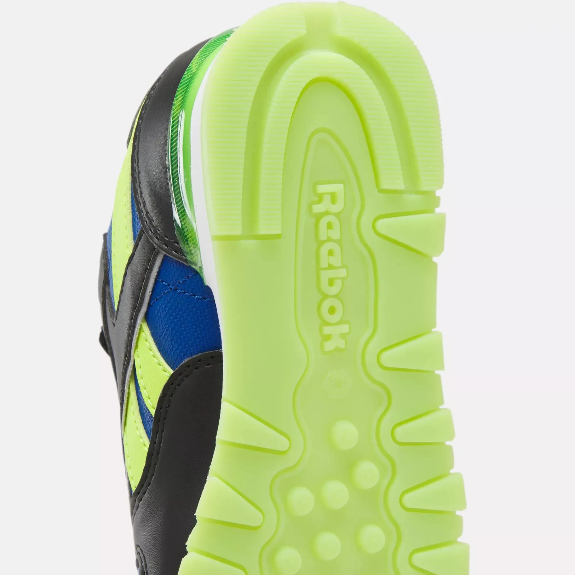 Big Kids' Shoes (Sizes 3.5-7)|Reebok Big Kids' Shoes (Sizes 3.5-7) Classic Leather Step 'N Flash Shoes - Preschool